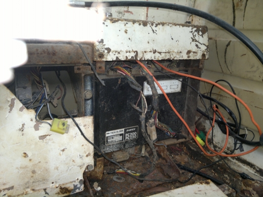 ขายรถแบคโฮ KOMATSU PC-200-5 ไฟฟ้ามี เอกสารใบอิมวอย