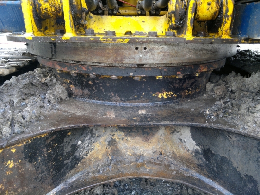 ขายรถแบคโฮ KOMATSU PC-200-5 ไฟฟ้ามี เอกสารใบอิมวอย