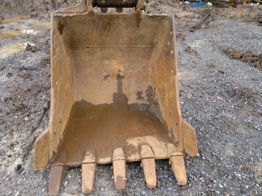 ขายรถแบคโฮ KOMATSU PC-200-5 ไฟฟ้ามี เอกสารใบอิมวอย