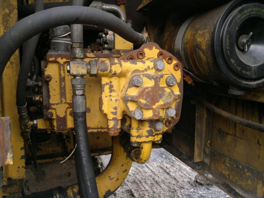 ขายรถแบคโฮ KOMATSU PC-200-5 ไฟฟ้ามี เอกสารใบอิมวอย