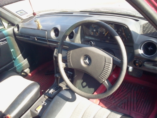 ขายBenz 230e w 123 เครื่องเนียบ ภายในสวย อังกฤษแท้ มีซันรุฟ ขายถุกคับ ขายBenz 230e w 123 เครื่องเนียบ ภายในสวย อังกฤษแท้ มีซันรุฟ ขายถุกคับ