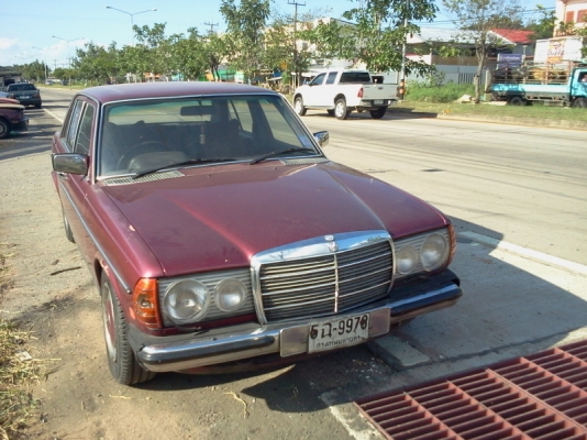 ขายBenz 230e  w 123  เครื่องเนียบ ภายในสวย อังกฤษแท้  มีซันรุฟ  ขายถุกคับ