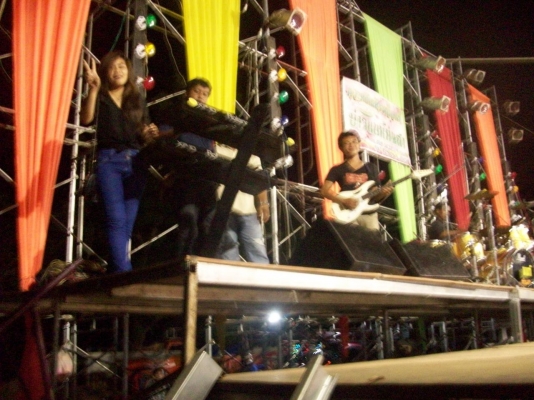 ขายรถพร้อมชุดแต่งและเครื่องเสืยงชุดใหญ่ด่วนครับลดแล้วครับ