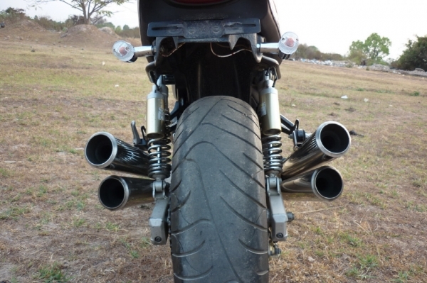 ต้องการ ซื้อ ท่อ SUZUKI INAZUMA 400 ท่อออก 4