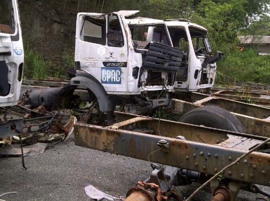 ขายด่วน หัวคัสชีเบนช์10ล้อ 2เพลาทะเบียนเต็ม สนใจติดต่อด่วน