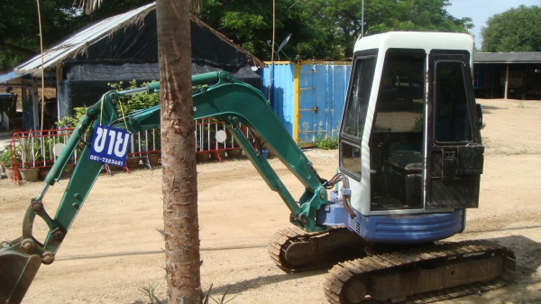 KOMATSU-PC-30FR-2