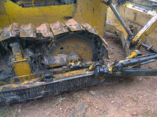 (ขายคู่หรือแยก)แบคโฮPC200-3และแทรกเตอร์D50Aทั้งสองสภาพดีใช้ได้ พร้อมใช้งาน