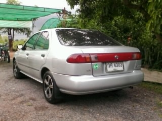 นิสสัน ซันนี้ ซาลูน ปี95 กระจกไฟฟ้า พาวเวอร์ เกียร์ ออโต้ ติดแก๊ส LPG