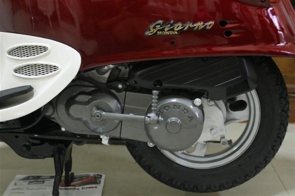 Honda Giorno 50cc (mini vespa) ประกอบใหม่ งานคุณภาพ (สีแดงเลือดนก สดมาก)