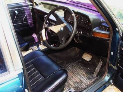 ลดราคาสุดท้าย bmw 520 e12 v.2 เครื่อง j 60,000 บาท สีเพิ่งทำมาใหม่เอี่ยม