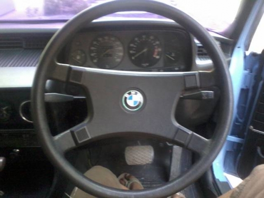 ลดราคาสุดท้าย bmw 520 e12 v.2 เครื่อง j 60,000 บาท สีเพิ่งทำมาใหม่เอี่ยม