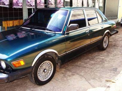 ลดราคาสุดท้าย bmw 520 e12 v.2 เครื่อง j 60,000 บาท สีเพิ่งทำมาใหม่เอี่ยม