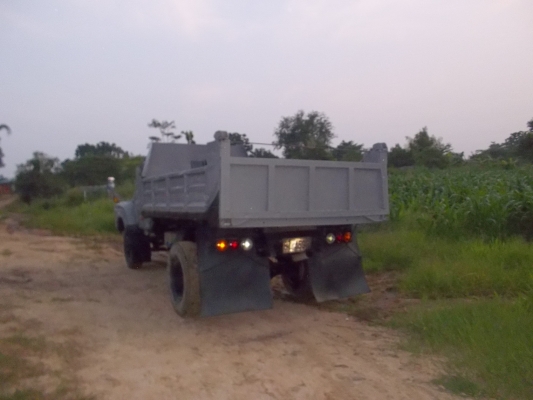 ขายรถดั้มหัวยาวช่วงล่างใหญ่สภาพใช้งานใด้เลย ขายรถดั้มหัวยาวช่วงล่างใหญ่สภาพใช้งานใด้เลย