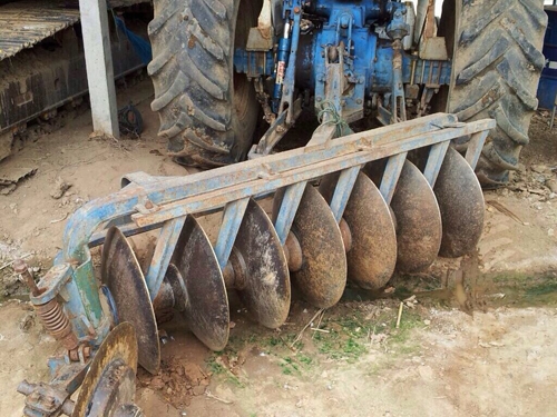 รถไถนั่งขับKRT140รทคา120000บาท/ผานพรวนตราช้าง5x24",6x24",6x22"ราคา10,000-25,000บาท