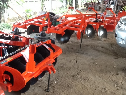 รถไถนั่งขับKRT140รทคา120000บาท/ผานพรวนตราช้าง5x24",6x24",6x22"ราคา10,000-25,000บาท