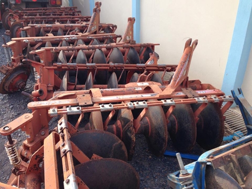 รถไถนั่งขับKRT140รทคา120000บาท/ผานพรวนตราช้าง5x24",6x24",6x22"ราคา10,000-25,000บาท