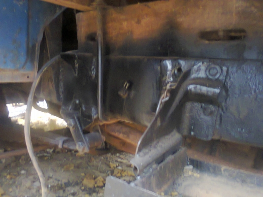 ขายISUZU ELF TL 4ล้อ 2600cc เครื่อง แซสซีพร้อม ภาษีไม่ขาดพร้อมโอน