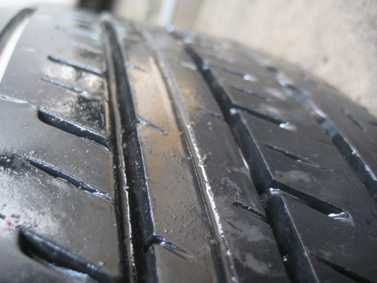 ขายแม็กพร้อมยางใหม่ ๆ 6รู ยางบริสโตน 215/70/15 ลดราคา11500 จาก13500 ด่วนครับ