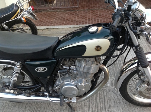 ***ขาย sr 400 ปี 2002 เดิมๆรับแลกเทรินครับ**OHM คอนหวันrnรถประกอบต้นปีครับเครื่องดีมากครับrnกุญแจดอกเดียวใช้ทั้งคันครับ rnเอกสารอินวอยตัวจริงพร้อมสำเนาบัตรประชาชนครับrnระบบไฟใช้ปกติครับrnชั่วโมงนี้รถสวยๆเดิมหายากแล้วครับrnราคา 74000 บาทครับrnสนใจ 08587