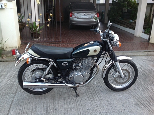 ***ขาย sr 400 ปี 2002 เดิมๆรับแลกเทรินครับ**OHM คอนหวันrnรถประกอบต้นปีครับเครื่องดีมากครับrnกุญแจดอกเดียวใช้ทั้งคันครับ rnเอกสารอินวอยตัวจริงพร้อมสำเนาบัตรประชาชนครับrnระบบไฟใช้ปกติครับrnชั่วโมงนี้รถสวยๆเดิมหายากแล้วครับrnราคา 74000 บาทครับrnสนใจ 08587