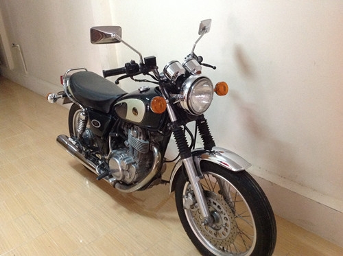 ***ขาย sr 400 ปี 2002 เดิมๆรับแลกเทรินครับ**OHM คอนหวันrnรถประกอบต้นปีครับเครื่องดีมากครับrnกุญแจดอกเดียวใช้ทั้งคันครับ rnเอกสารอินวอยตัวจริงพร้อมสำเนาบัตรประชาชนครับrnระบบไฟใช้ปกติครับrnชั่วโมงนี้รถสวยๆเดิมหายากแล้วครับrnราคา 74000 บาทครับrnสนใจ 08587