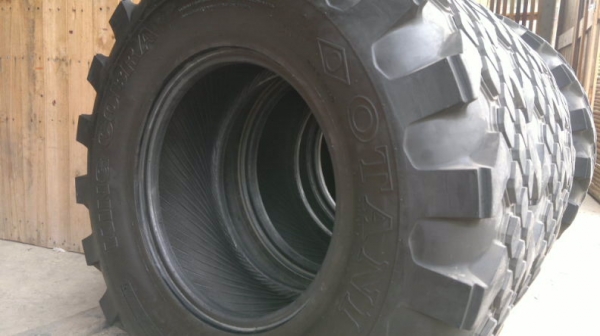 ขายยาง KINGKOBRA 32*9.5*15 ปี11