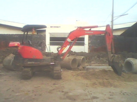 มีรถแบคโฮ 1คันรับจ้างเหมางานต่างๆ ขุด,เจาะ,ทุบกำแพง