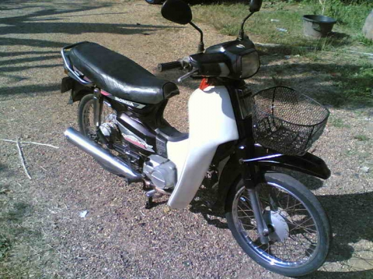 ขายฮอนด้าดรีมคุรุสภา(ม่วง) ทะเบียนพร้อมชุดโอน เครื่องดีมากอะไหร่ครบ  ขาย 11500 บาท