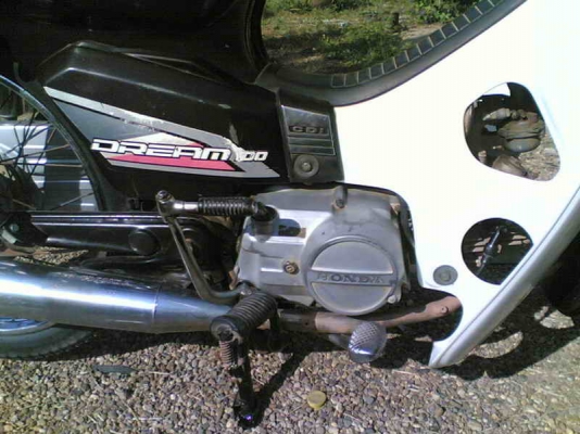 ขายฮอนด้าดรีมคุรุสภา(ม่วง) ทะเบียนพร้อมชุดโอน เครื่องดีมากอะไหร่ครบ  ขาย 11500 บาท