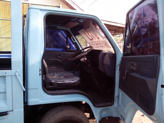 รถหกล้อเล็กNKR110 ห้างแท้สภาพสวยทั้งคันกะบะทำใหม่4เมตร30เซ็นตร์แอร์เย็นเล่มพร้อมโอน