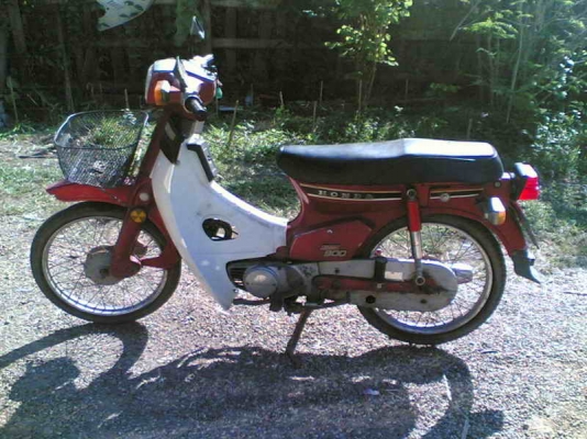 ขาย C900 (แดง) เล่มทะเบียน(ชุดโอนตามเอง) รถเดิมๆอะไหร่ครบเครื่องดี ขาย  6900 บาท