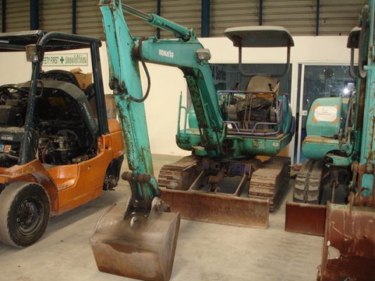 รถขุดเล็ก KOMATSU PC30-7E สภาพดีนำเข้าจากญี่ปุ่น