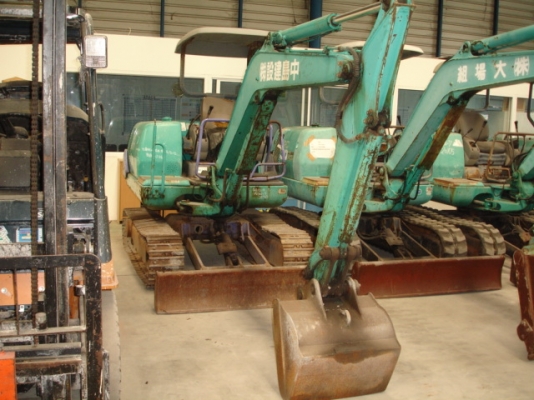 รถขุดเล็ก KOMATSU PC30-7E สภาพดีนำเข้าจากญี่ปุ่น