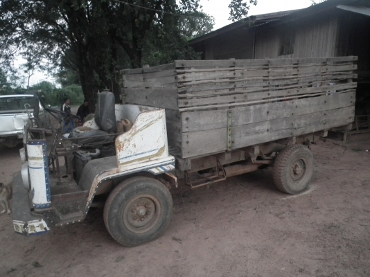 ขายอีแต๋น  เครื่อง อีซุซุ  บรรทุกดี  มีเกียร์กลาง (เกียร์สโลไว้บรรทุกหนัก) คัสซีสวย สนใจสอบถามรายละเอียดได้นะครับ