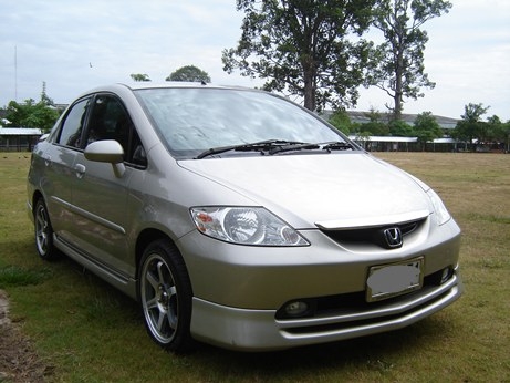 honda city 1.5 idsi ปี 2004 เกียร์ธรรมดา ขับสบายสนุกประหยัด มือแรกโฉมงาม