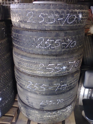 ขายถูก ยางพร้อมกะทะเรเดียล 255/70/22.5