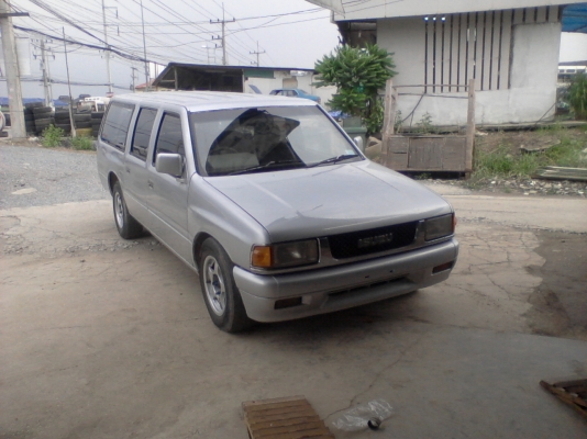 ขายอีซูซุ แวน สภาพพร้อมใช้ถูกๆครับ