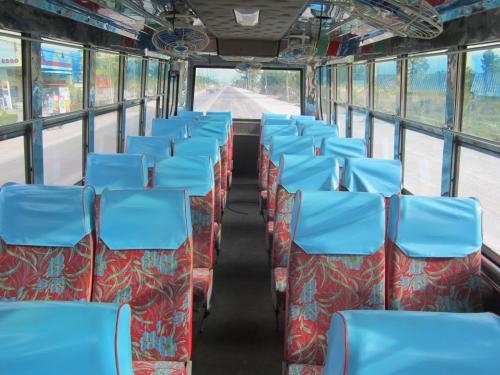 รถบัสพัดลม เครื่องเบนซ์ 140 แรงม้า เกียร์ออโต้ 30 ที่นั่ง ยาว 10 เมตร