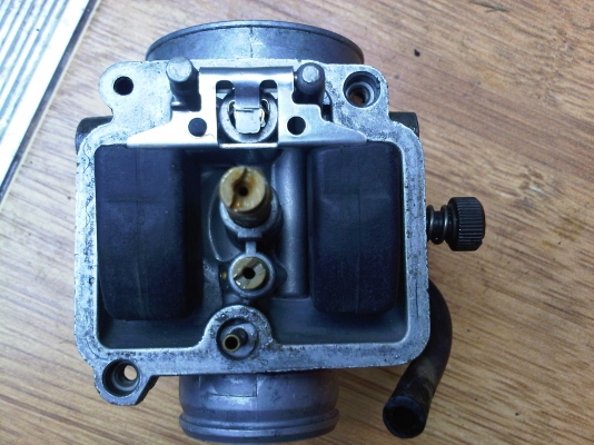 ขาย KR150 ปี39 รถจอดนาน เครื่องดีมาก มีกันสะบัด ทะเบียนโอน 12000.