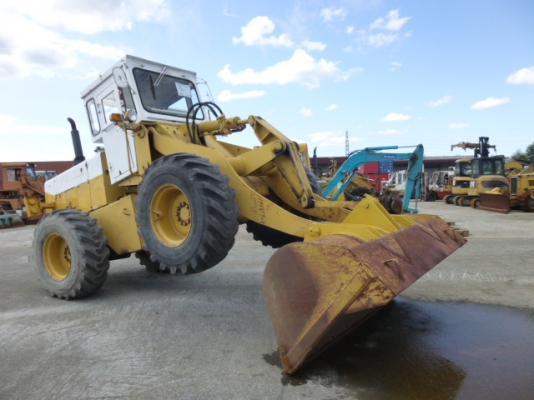 รถตักล้อยาง 510 ซีเรียลสูง กรองเดี่ยว มีตู้เก๋งจากนอก โทร.081-373-0559 รถตักล้อยาง 510 ซีเรียลสูง กรองเดี่ยว มีตู้เก๋งจากนอก โทร.081-373-0559