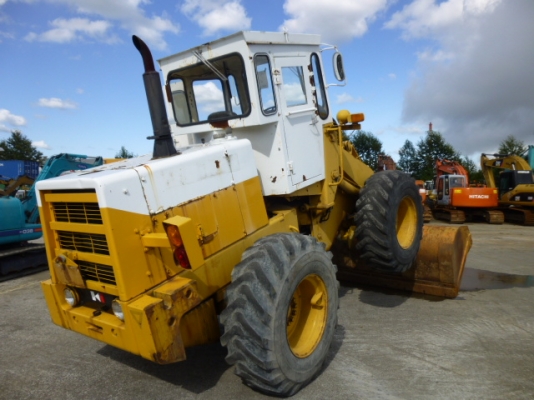 รถตักล้อยาง 510 ซีเรียลสูง กรองเดี่ยว มีตู้เก๋งจากนอก โทร.081-373-0559 รถตักล้อยาง 510 ซีเรียลสูง กรองเดี่ยว มีตู้เก๋งจากนอก โทร.081-373-0559