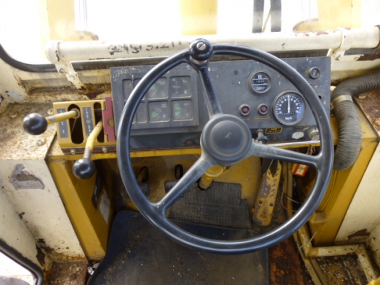 รถตักล้อยาง 510 ซีเรียลสูง กรองเดี่ยว มีตู้เก๋งจากนอก โทร.081-373-0559 รถตักล้อยาง 510 ซีเรียลสูง กรองเดี่ยว มีตู้เก๋งจากนอก โทร.081-373-0559