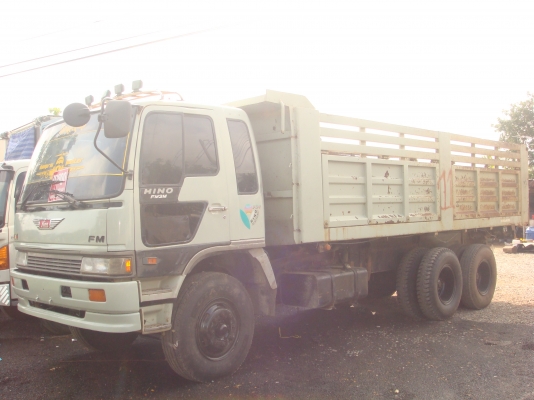 รถบรรทุกสิบล้อ