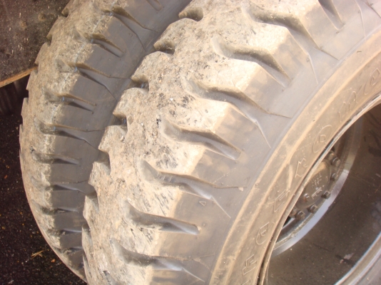 รถบรรทุกสิบล้อ