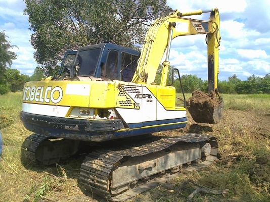 KOBELCO MARK III SK-120 เอกสารเล่มทะเบียน ไฟฟ้าหน้าจอขึ้นอยู่ครบ เครื่องเดิมปั๊มเดิมทำงานเร็ว ช่วงล่างเอวแน่นดี โซ่บูทใบแทรกหนาประมาณ 70\% พร้อมใช้งานได้เลยครับ