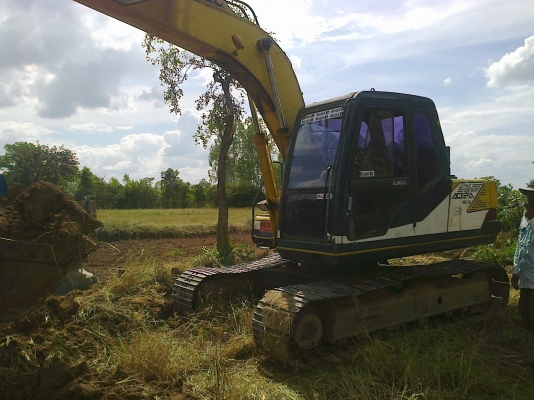 KOBELCO MARK III SK-120 เอกสารเล่มทะเบียน ไฟฟ้าหน้าจอขึ้นอยู่ครบ เครื่องเดิมปั๊มเดิมทำงานเร็ว ช่วงล่างเอวแน่นดี โซ่บูทใบแทรกหนาประมาณ 70\% พร้อมใช้งานได้เลยครับ