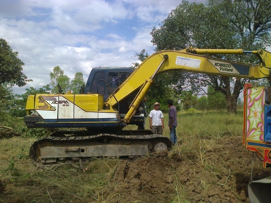 KOBELCO MARK III SK-120 เอกสารเล่มทะเบียน ไฟฟ้าหน้าจอขึ้นอยู่ครบ เครื่องเดิมปั๊มเดิมทำงานเร็ว ช่วงล่างเอวแน่นดี โซ่บูทใบแทรกหนาประมาณ 70\% พร้อมใช้งานได้เลยครับ