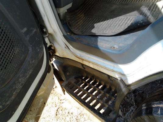 ISUZU ELF NPR 150 HP ปี 51 หัวตึกแล้ว กระบะคอกเหล็กยาว 5.20 เมตร ภายในสวยใหม่ครบ แอร์เย็น พวงมาลัยเพาเวอร์ ช่วงล่างใหญ่ยาง 8.25 ขอบ 16" สภาพดี เอกสารทะเบียนภาษีครบไม่มีขาดพร้อมโอนครับ