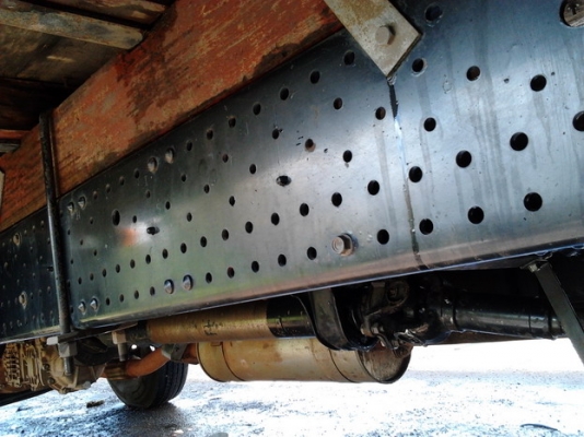 ISUZU ELF NPR 150 HP ปี 51 หัวตึกแล้ว กระบะคอกเหล็กยาว 5.20 เมตร ภายในสวยใหม่ครบ แอร์เย็น พวงมาลัยเพาเวอร์ ช่วงล่างใหญ่ยาง 8.25 ขอบ 16" สภาพดี เอกสารทะเบียนภาษีครบไม่มีขาดพร้อมโอนครับ