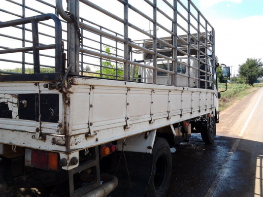 ISUZU ELF NPR 150 HP ปี 51 หัวตึกแล้ว กระบะคอกเหล็กยาว 5.20 เมตร ภายในสวยใหม่ครบ แอร์เย็น พวงมาลัยเพาเวอร์ ช่วงล่างใหญ่ยาง 8.25 ขอบ 16" สภาพดี เอกสารทะเบียนภาษีครบไม่มีขาดพร้อมโอนครับ